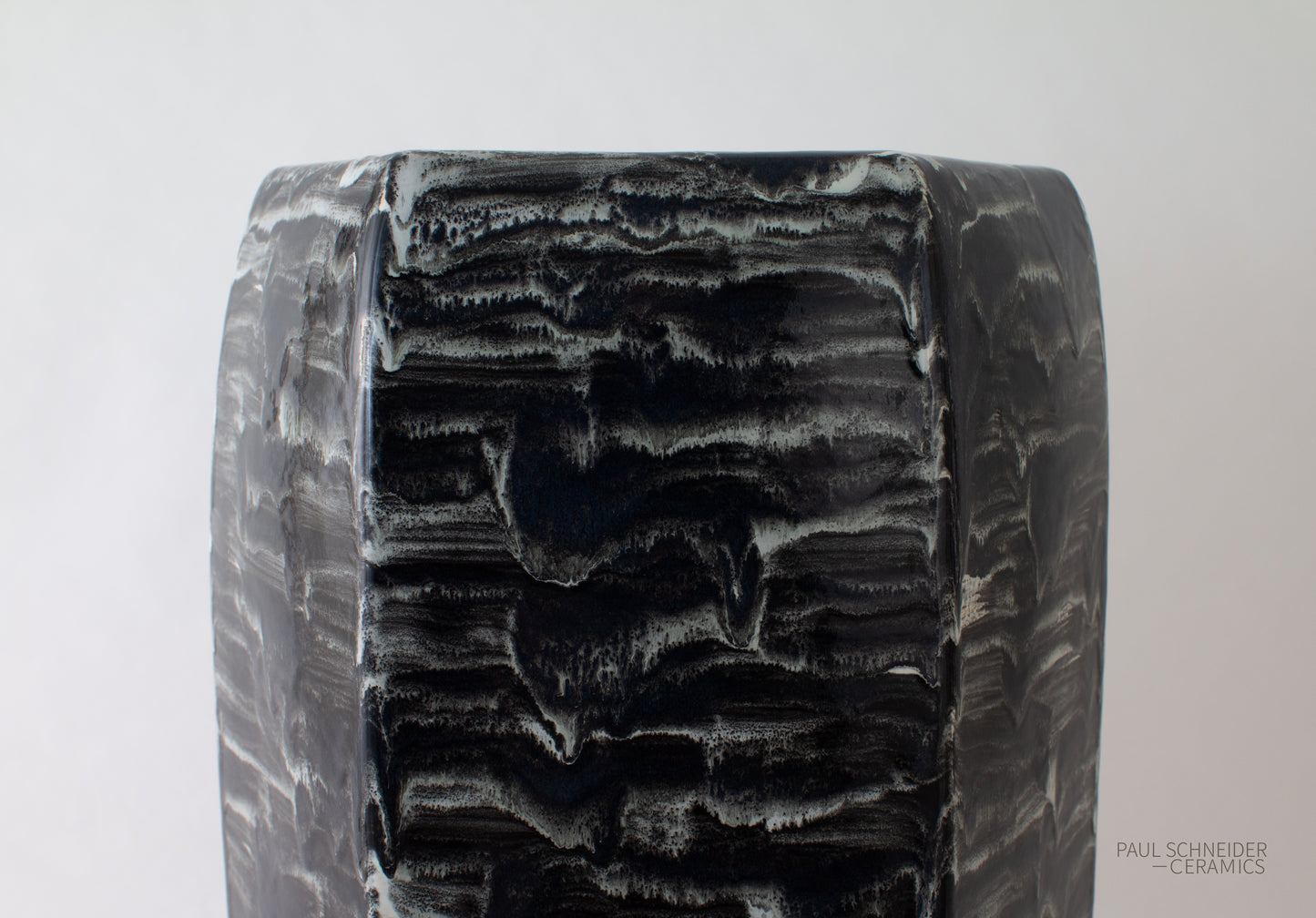 Hexagonal | Drip Brushed | Charcoal
