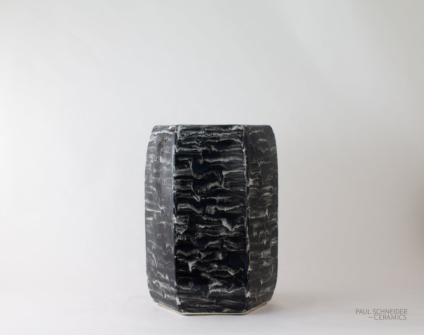 Hexagonal | Drip Brushed | Charcoal